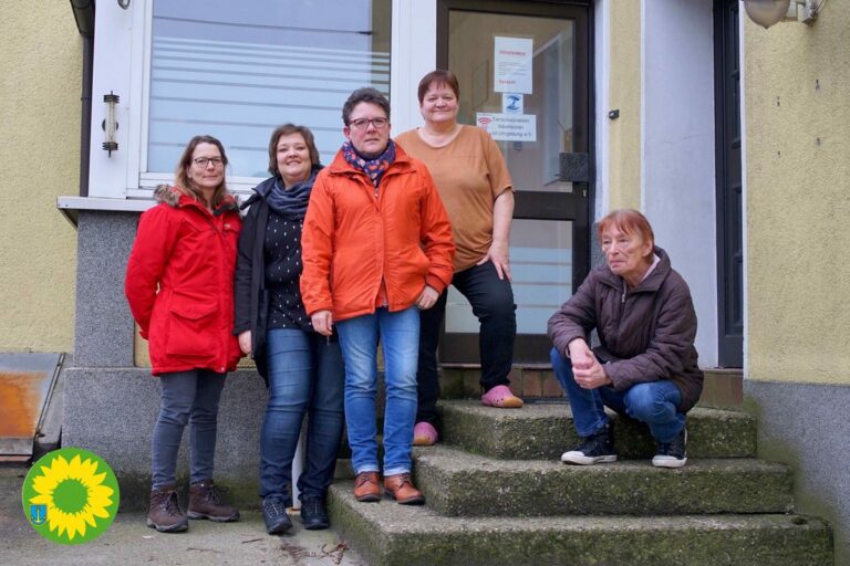 Grüner Besuch im Katzenhaus des Tierschutzvereins Ibbenbüren