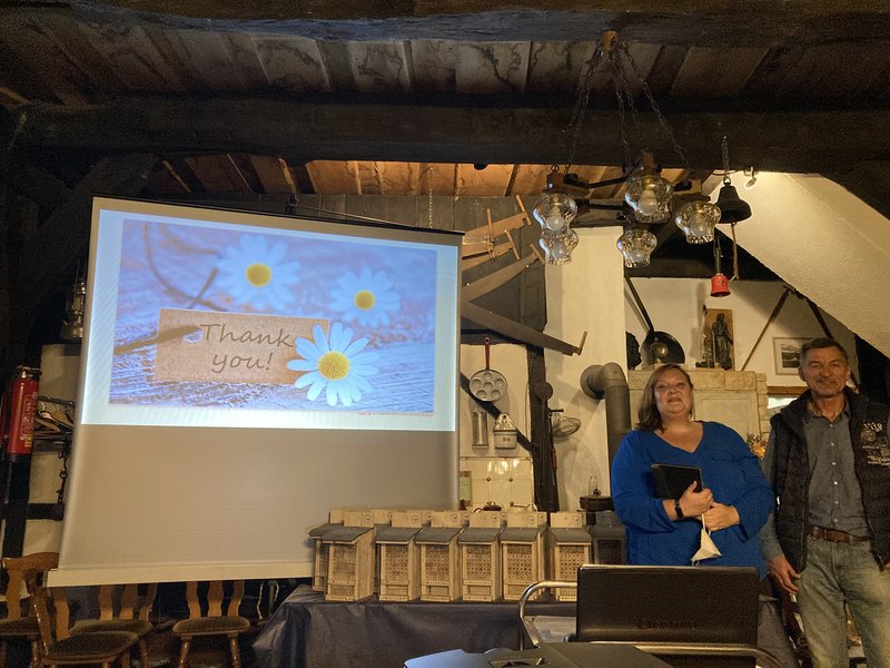 Foto der Präsentation bei der Veranstaltung Wenn der Hummelschweber schießt