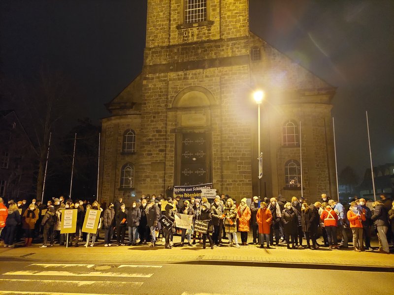 Teilnehmer bei der Demo "Impfen statt schimpfen"