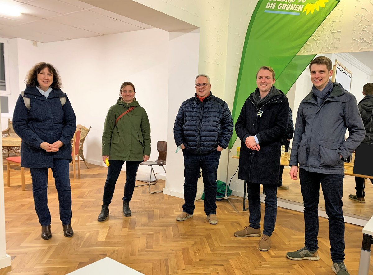 Teilnehmer des Besuchs von Dr. Jan-Niclas Gesenhues in Ibbenbüren