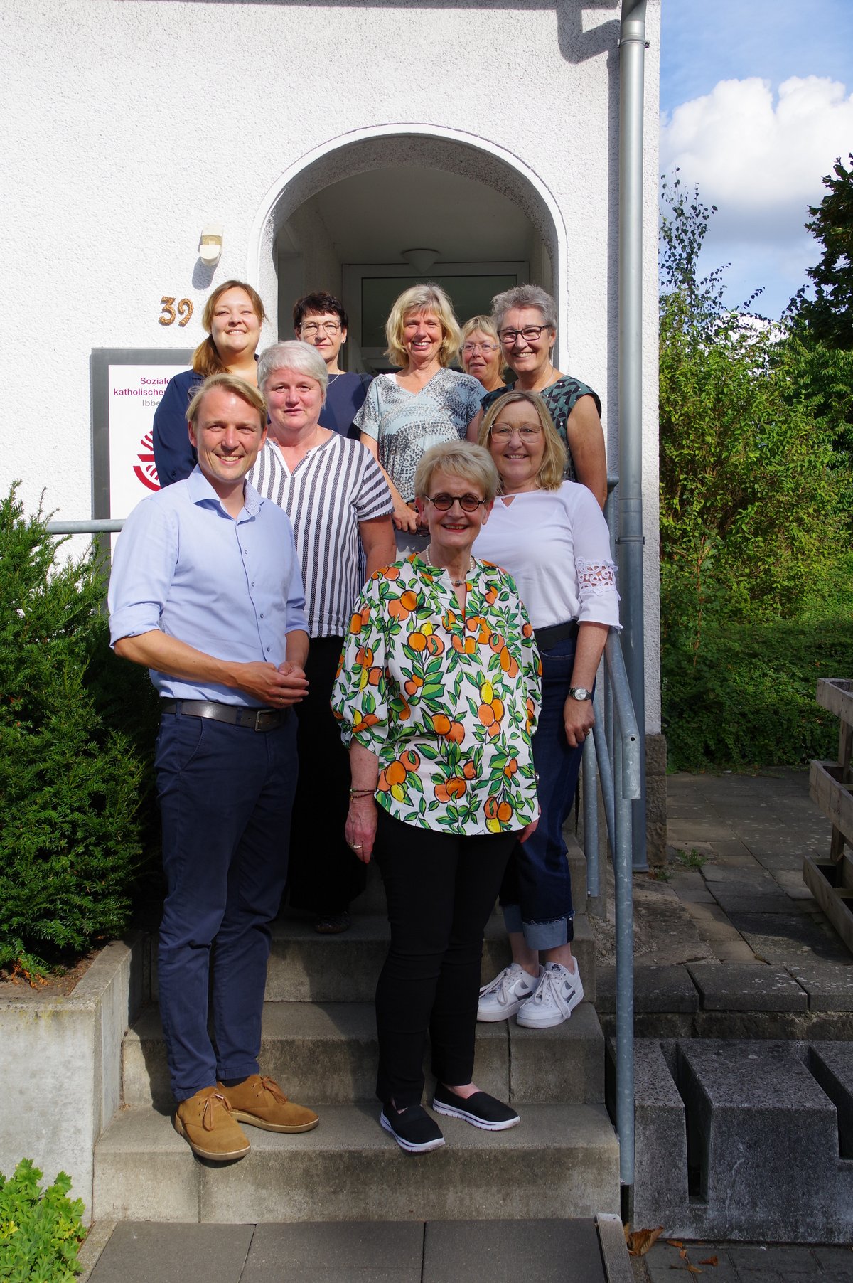 MdB Jan-Niklas Gesenhues mit dem SKF-Vorstand Barbara Kurlemann & Kolleginnen sowie Daniela Tietmeyer und Doris Holthaus von der grünen Stadtratsfraktion